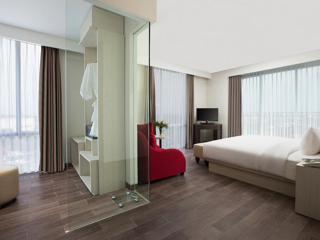 Hotel Santika Пекалонґан Екстер'єр фото