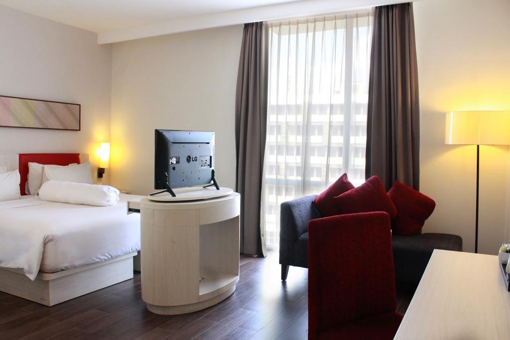 Hotel Santika Пекалонґан Екстер'єр фото
